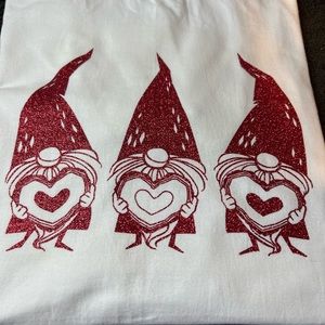 NWOT! Gnomes Valentine’s Day t-shirt